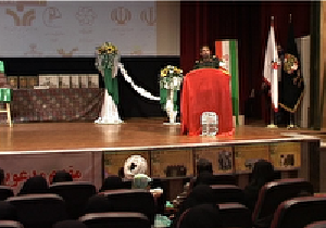 تجلیل از همسران و مادران شهدا در یزد