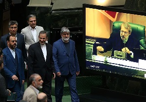 کدامیک از اعضای کابینه دولت ربیعی در جلسه استیضاح همراهی کردند