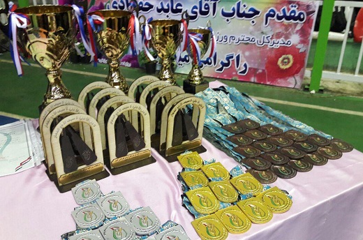 تجلیل ازبرترین&zwnj;های مسابقات زورخانه&zwnj;ای کشور جام ۳۳۰ شهید محلات + تصاویر