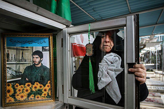 عیدی برای رخ در نقاب خاک کشیدگان