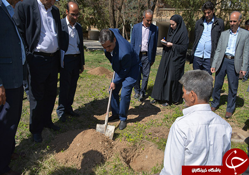 برگزاری مراسم درختکاری در اداره کل و مراکز آموزش فنی و حرفه ای لرستان