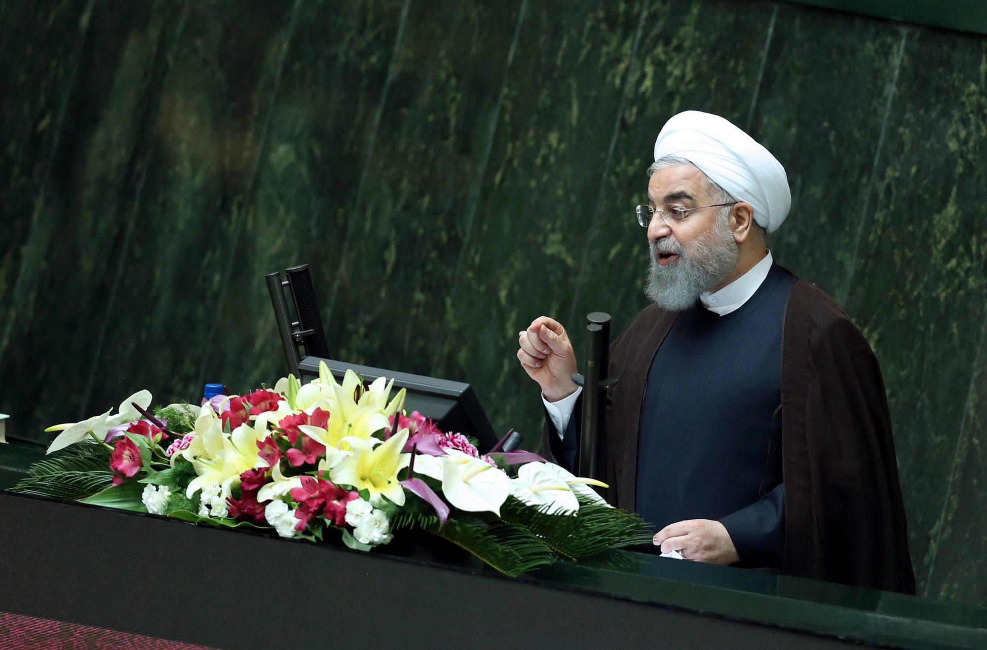 طرح جدید سوال از رئیس جمهور کلید خورد/ روحانی باید بعد از تعطیلات سال نو برای پاسخگویی به مجلس بیاید