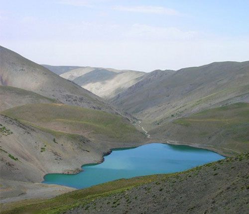 نگین دریاچه‌های شرق کشور میزبان گردشگران نوروزی