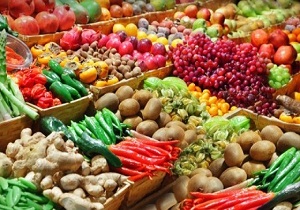 اداره تعزیرات حکومتی ناظر بر ورود گوشت و میوه