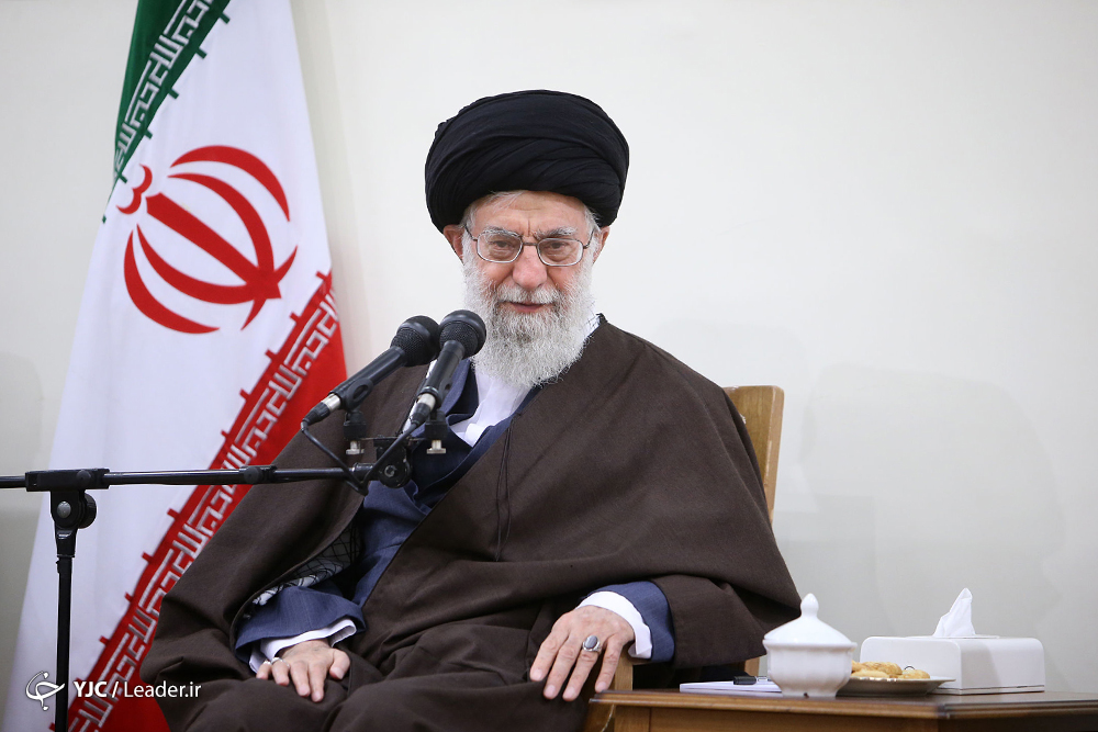 تذکرات رهبر معظم انقلاب درباره گناه، دنیاپرستی و اشرافی گری برخی مسئولان + فیلم