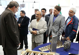 بازدید استاندار یزد از یک واحد تولید توربین در یزد
