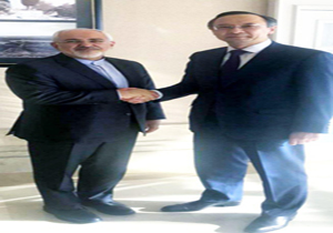 تاکید بر تسهیل روابط اقتصادی در صبحانه کاری ظریف با وزیر خارجه قزاقستان