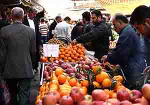 آغاز توزیع میوه شب عید در بروجرد