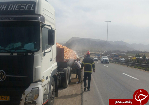حریق تریلر در پلیس راه کمالوند خرم آباد
