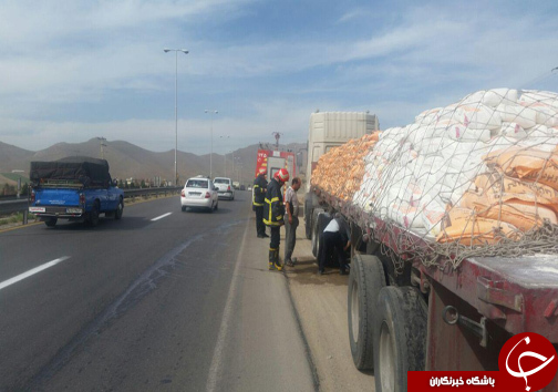 حریق تریلر در پلیس راه کمالوند خرم آباد