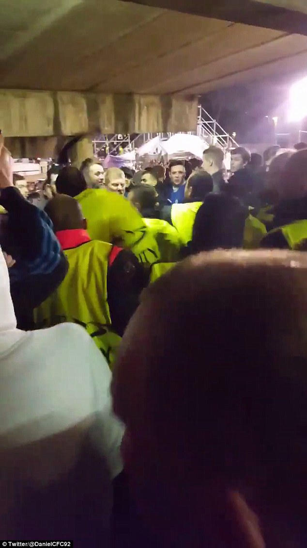 هواداران چلسی از بارسایی&zwnj;ها کتک خوردند! + تصاویر