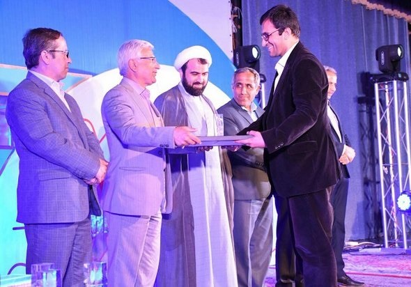 چهره&zwnj;های برتر سال در شهرستان جم انتخاب شدند