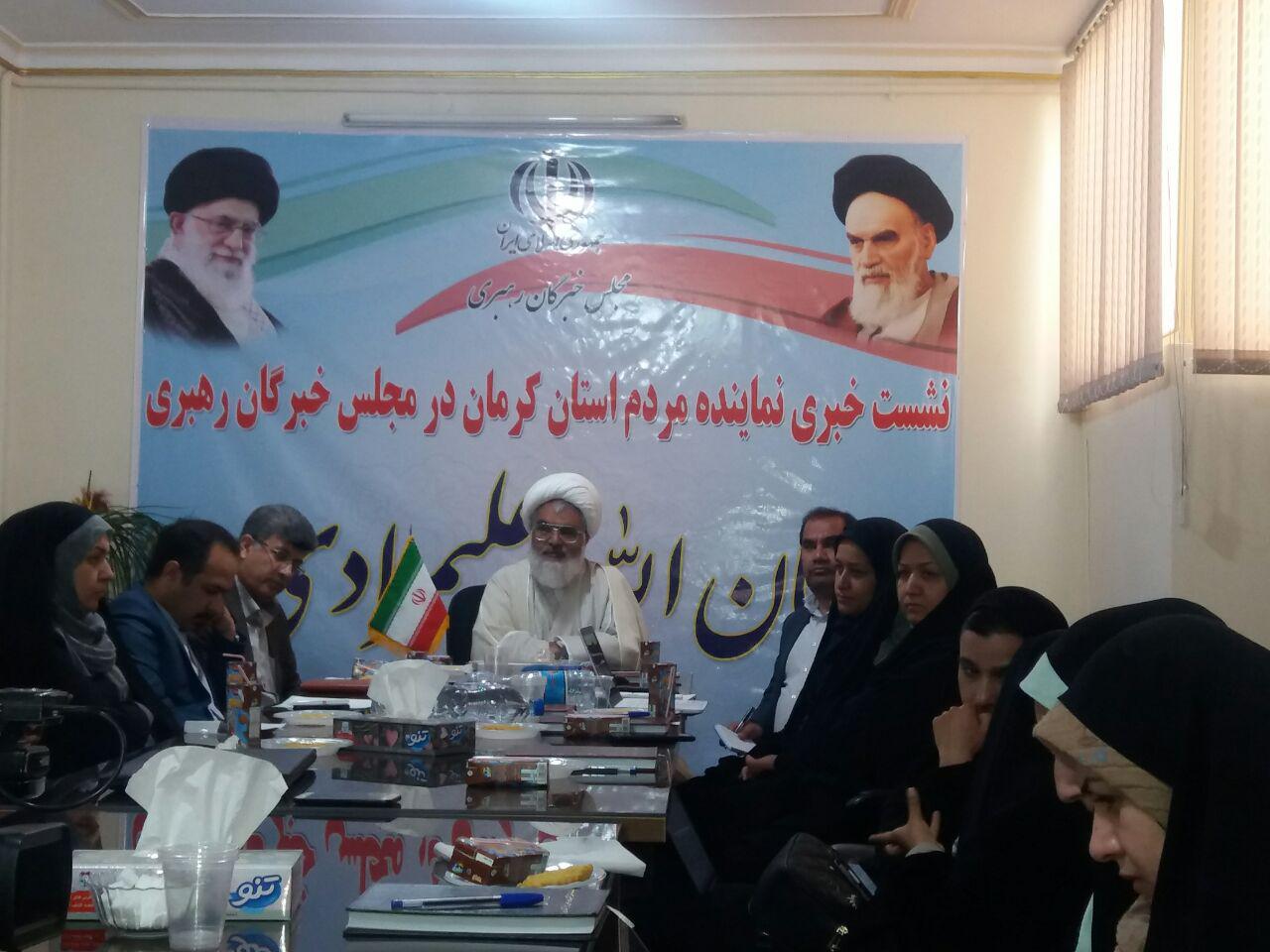 حذف نظارت استصوابی امکان پذیر نیست/ با مسئولینی که پاسخگوی مردم نیستند برخورد شود