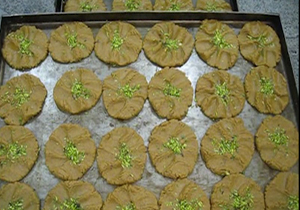 تهیه سوهان خوشمزه و سنتی در کاشان + فیلم