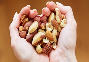 بازار داغ آجیل نوروزی در کهگیلویه و بویراحمد + فیلم