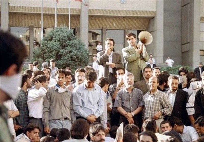 از خشونتهای کوی دانشگاه تا حمایت از داعش&zwnj;های وطنی؛ چرا همیشه پای تاج&zwnj;زاده در میان است؟