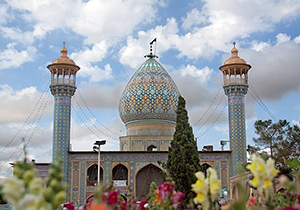 غبارروبی و عطرافشانی آستان سید علاء الدین حسین (ع)