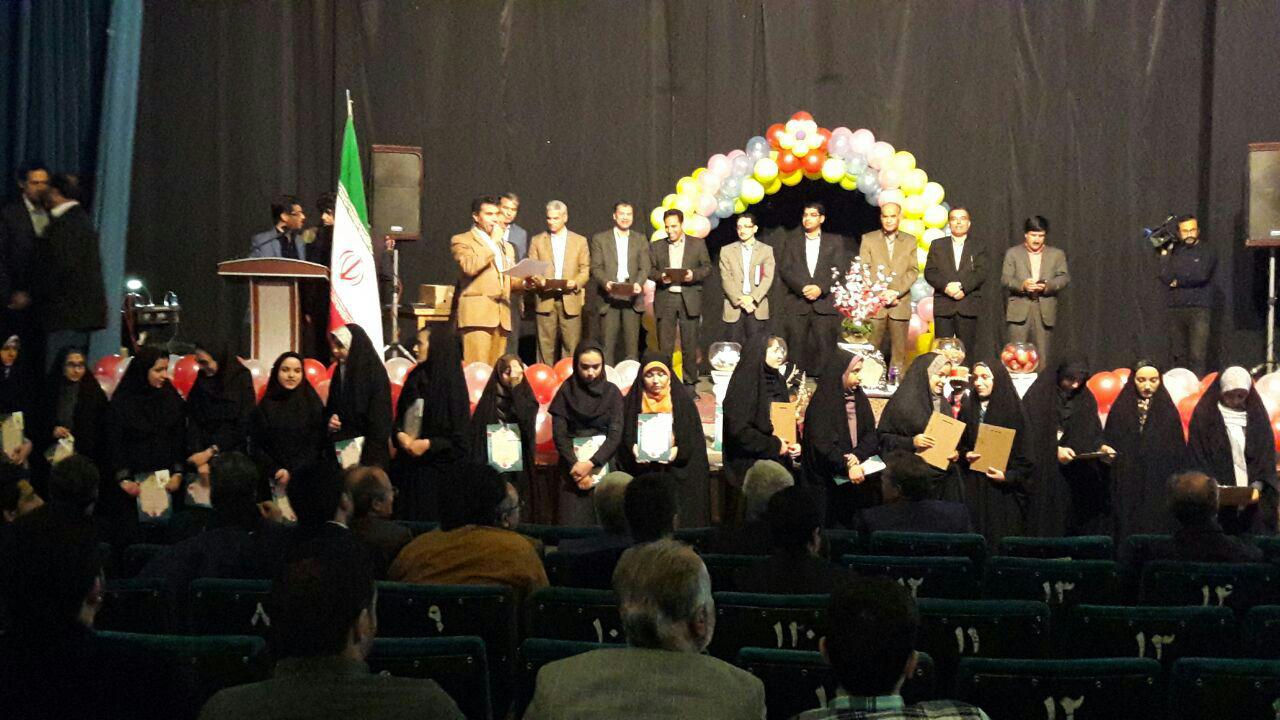 ۱۸۲ دانش آموز نخبه کاشمری تجلیل شدند