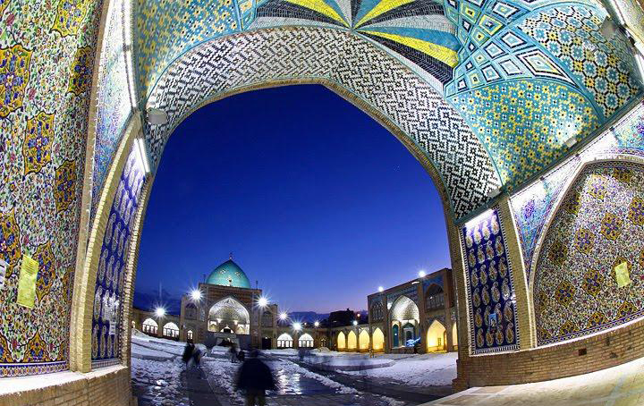 گنبد فیروزه&zwnj;ای درشهر زنجان