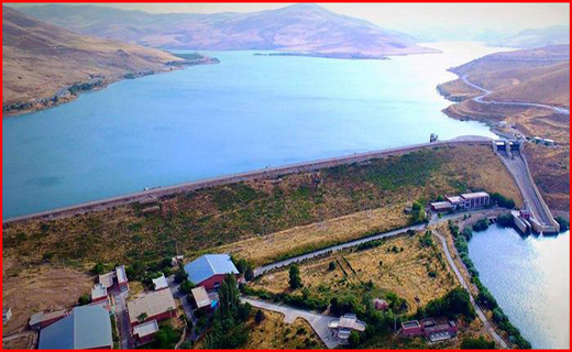 تنها دریاچه طبیعی نزدیک به شهر در جهان