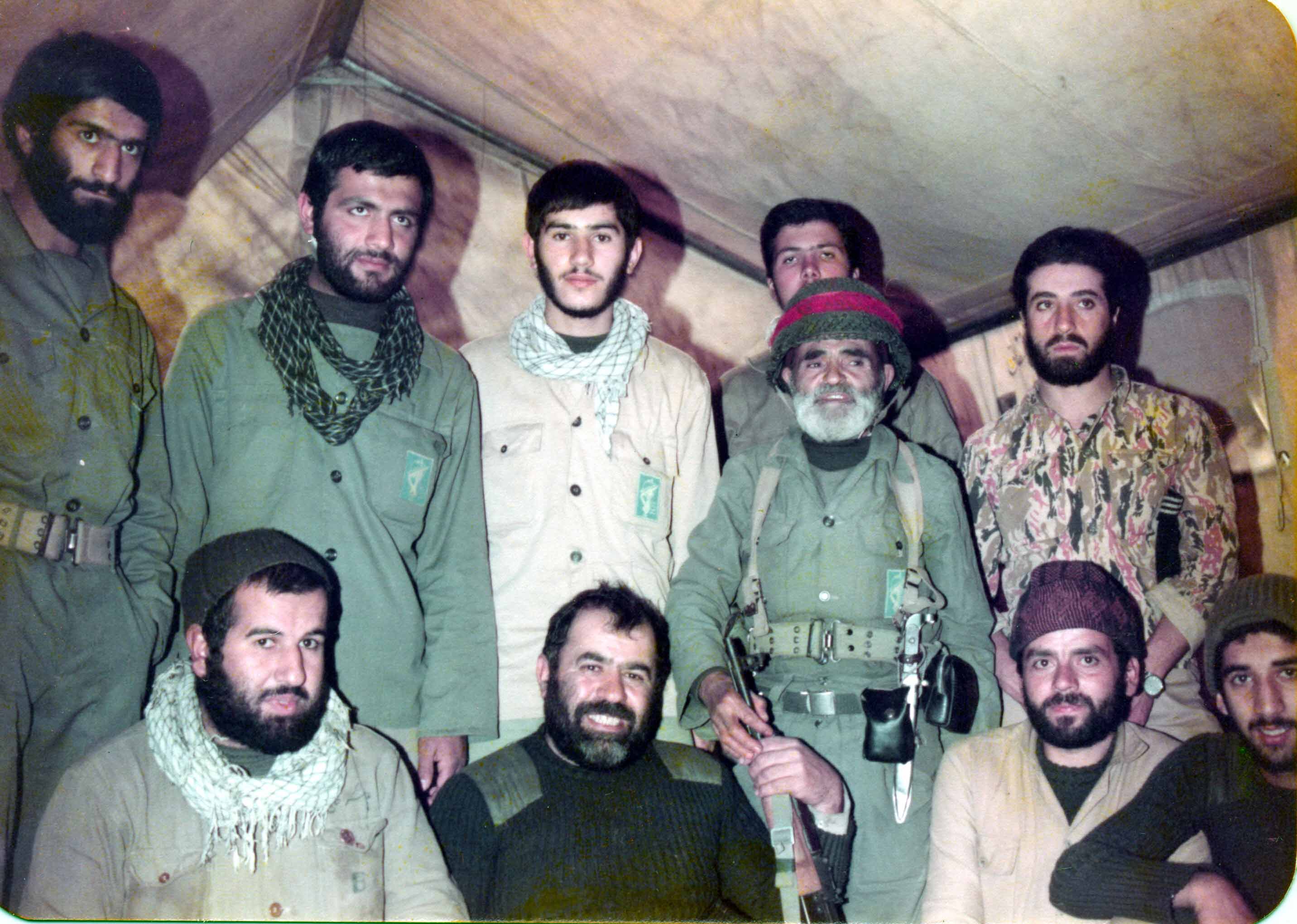 شهیدی که عکس با حاج همت به برگه مجوز وی تبدیل شده بود