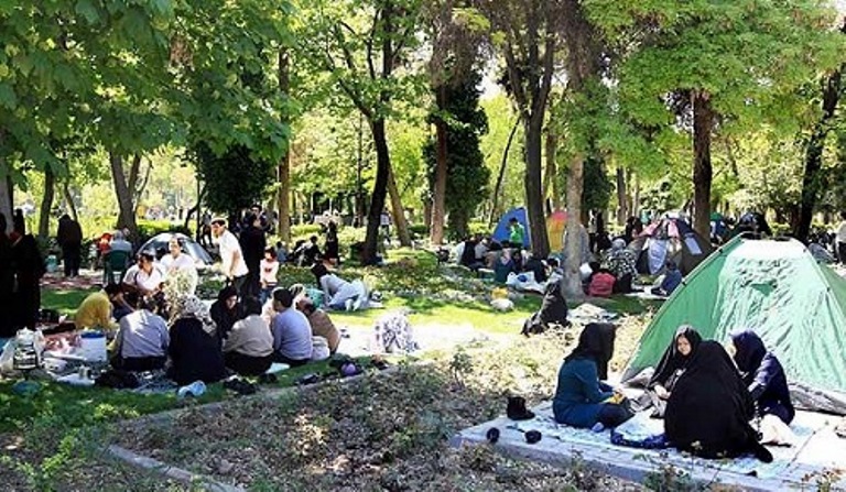 &nbsp;روزی که طبیعت چراغ سبز نشان می دهد/ سیزده به در آئین خوش و بش ایرانی ها در طبیعت