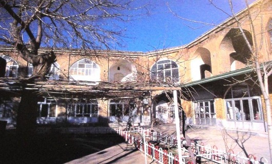 بازار همدان نگینی پرذرق و برق بر پیکره شهر همدان