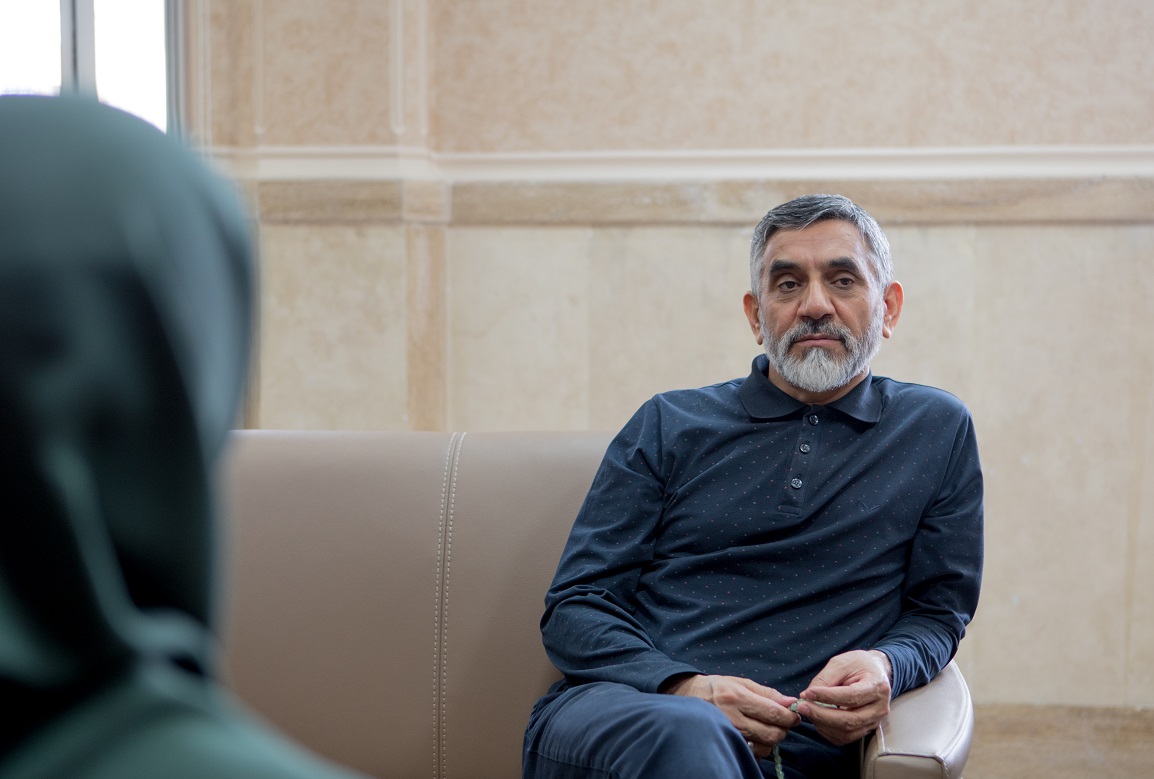 تاپ 7 فروردین////بنده فردی خوش اخلاق و خوش مشرب و اهل مزاح با خبرنگاران هستم /زمانی که با ماده مخدر شیشه مواجه شدم به عنوان یک بمب اتم بی سرو صدا تلقی کردم