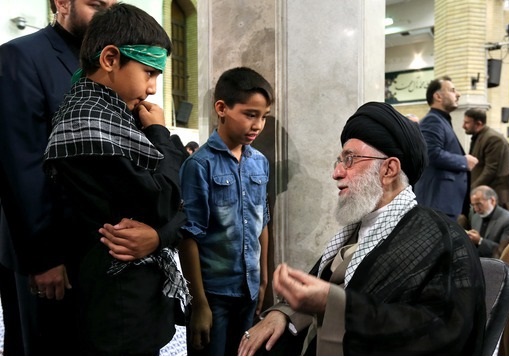 بچّه&zwnj;های عزیز من شماها ان&zwnj;شاءالله این کشور را به اوج خواهید رساند