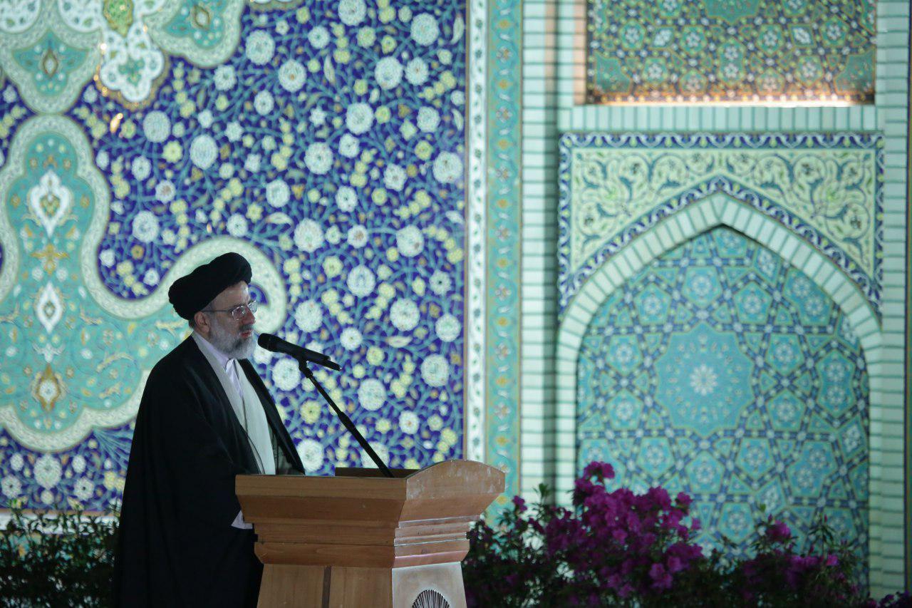نو شدن طبیعت و زنده شدن زمین جلوه‌هایی از قدرت لایزال الهی است