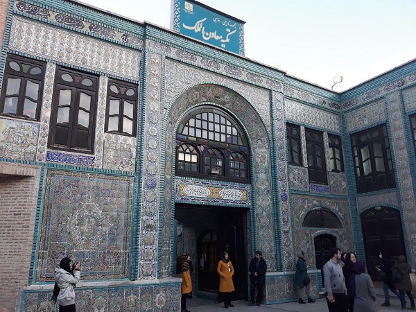 تکیه معاون الملک در محاصره رطوبت