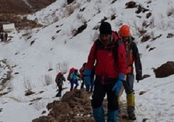 بارش برف با رنگی عجیب! + فیلم