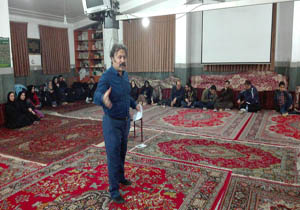 بازگویی مسائل اجتماعی واقتصادی کشور در قالب نمایش تئاتر