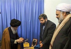 رونمایی از کتاب امام کاظم(ع) شعله خاموش در قم