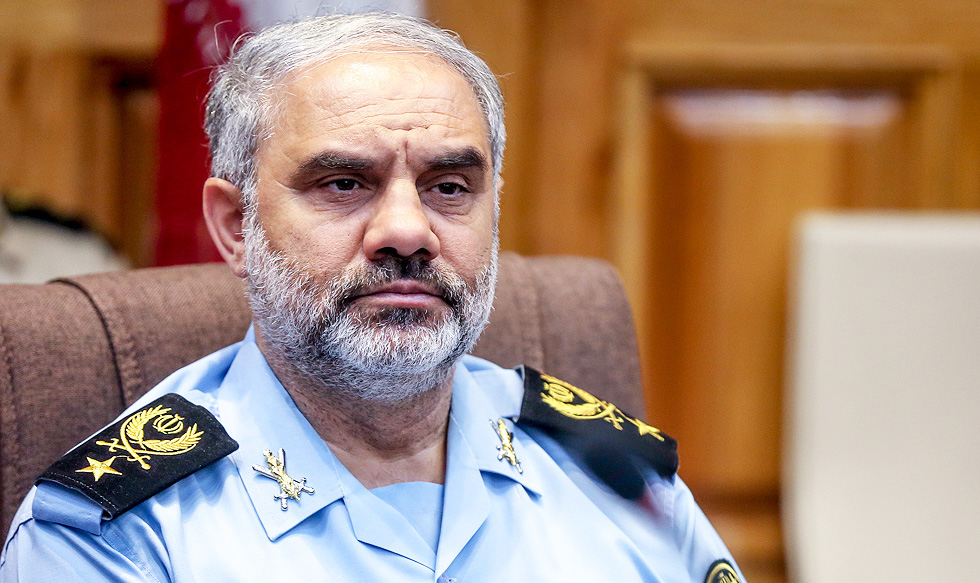 دیدار فرمانده نیروی هوایی ارتش با خانواده شهید امنیت شهید بایرامی