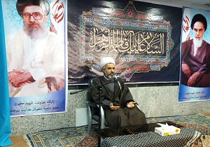 مردمی بودن از نشانه های انقلابی گری است