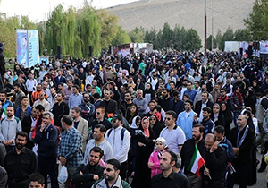 برگزاری پیاده‌روی بزرگ خانوادگی در شیراز