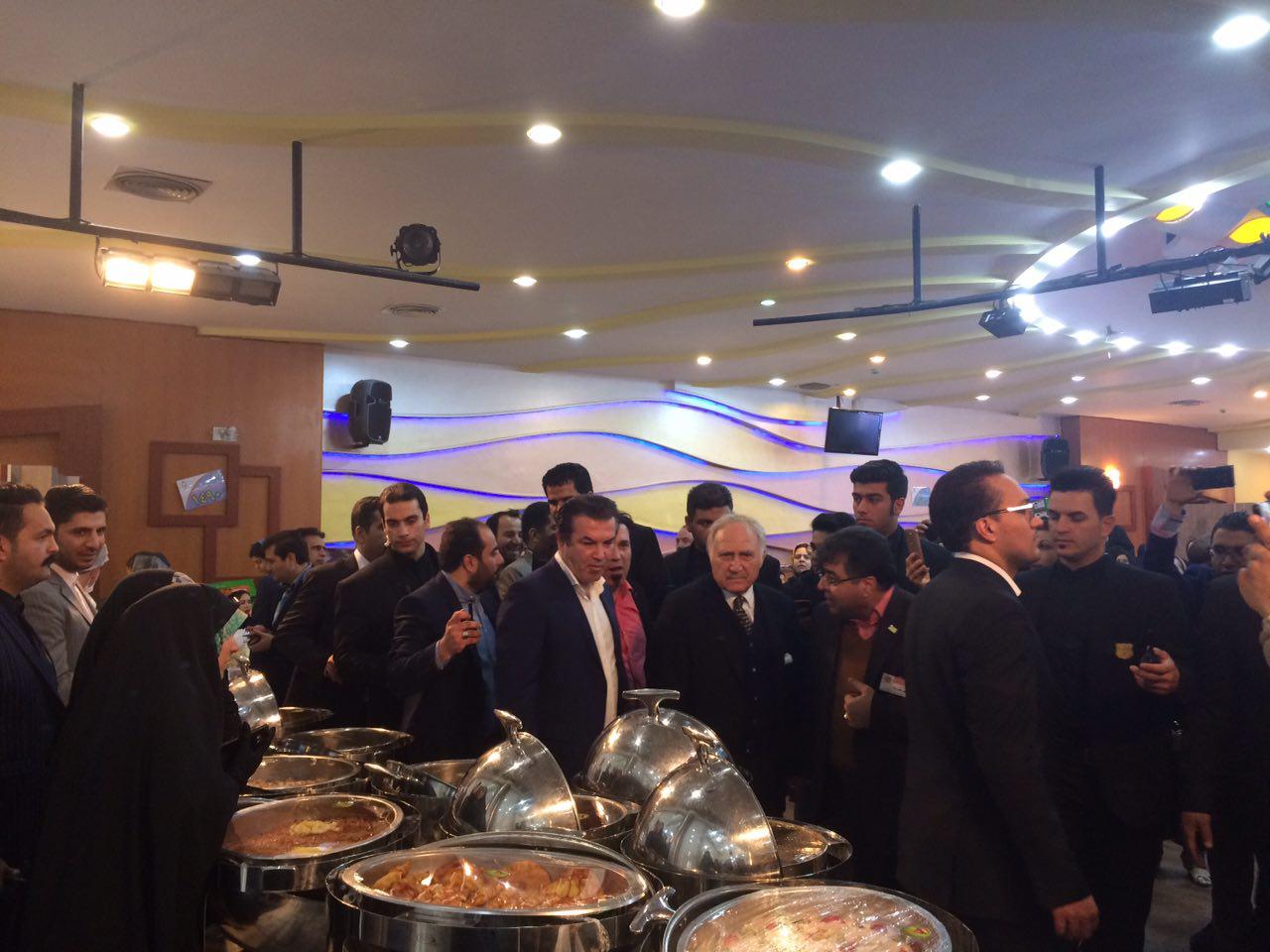 برگزاری جشنواره بزرگ فروش غذا به نفع بیماران MS در مشهد