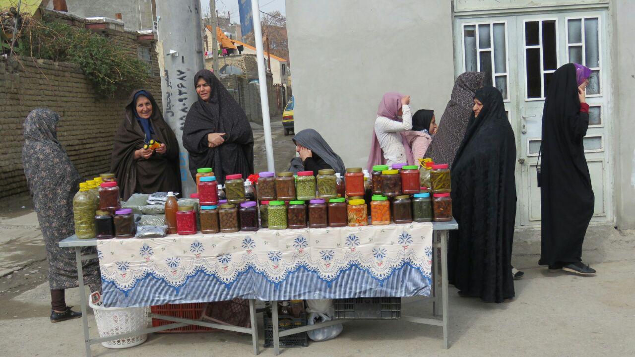 برگزاری آیین سمنو پزی در محله حصارسرخ  بخش شاندیز