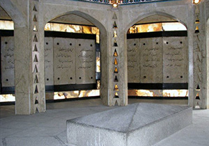 ادای احترام فعالان فرهنگی و ادبی همدان به مقام باباطاهر