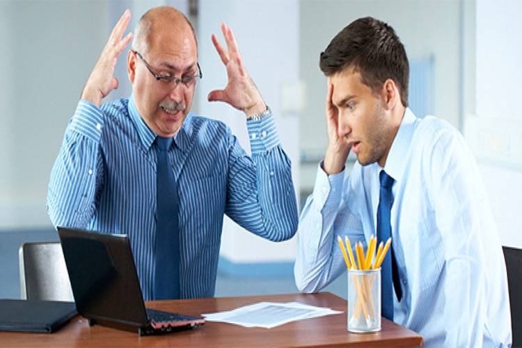 چگونه با همکار خود برخورد کنیم؟