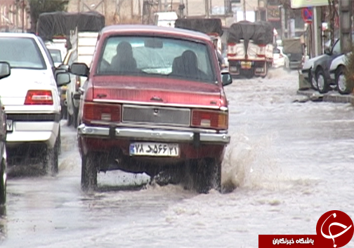 بارندگی ها موجب آبگرفتگی معابر خرم آباد شد + تصـاویر