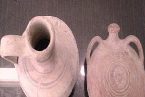 کشف کوزه‌های سفالی ۲۵۰۰ ساله در سیاهکل