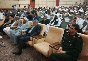 شیعه و سنی در کنار یکدیگر از مرز و امنیت ایران اسلامی دفاع می‌کنند