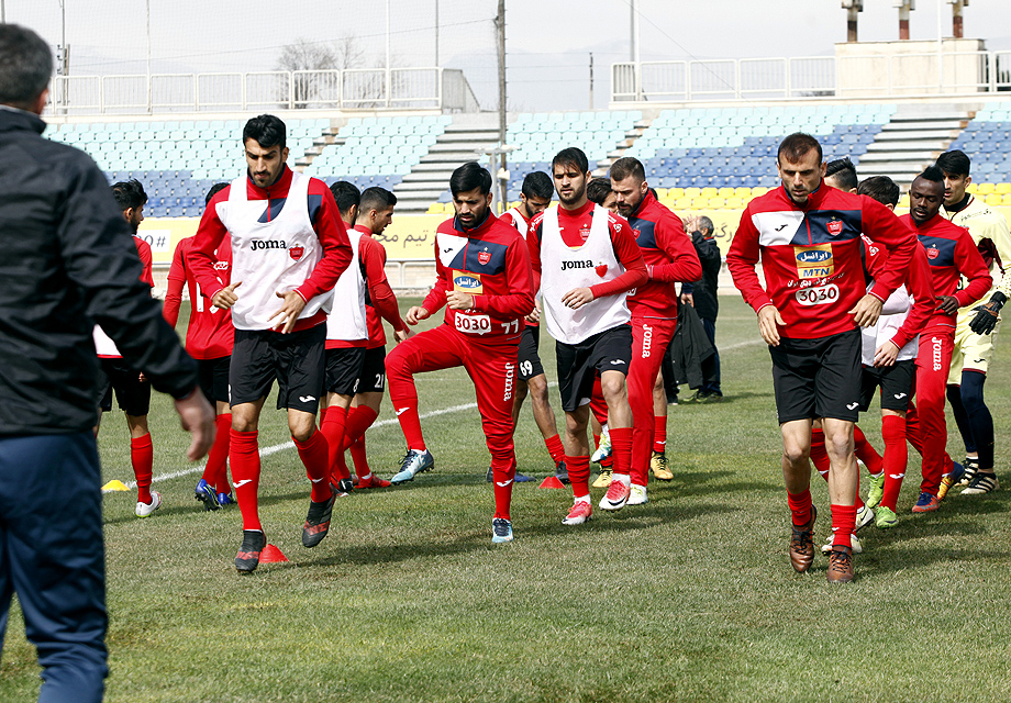 دربی ۸۶ در هیاهوی قهرمانی گم نشود