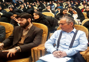 شعار مرگ بر آمریکا منافع ملی نیست / آمریکا بزرگترین بدهکار دنیاست