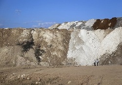 ساخت آثار هنری عجیب با زباله ها + فیلم