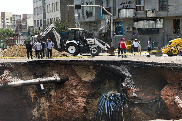 تراکم جمعیت یکی از دلایل فرونشست های زمین در تهران است