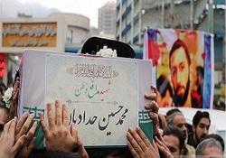 توصیف پدر شهید حدادیان از لحظه وداع با پیکر فرزندش + فیلم