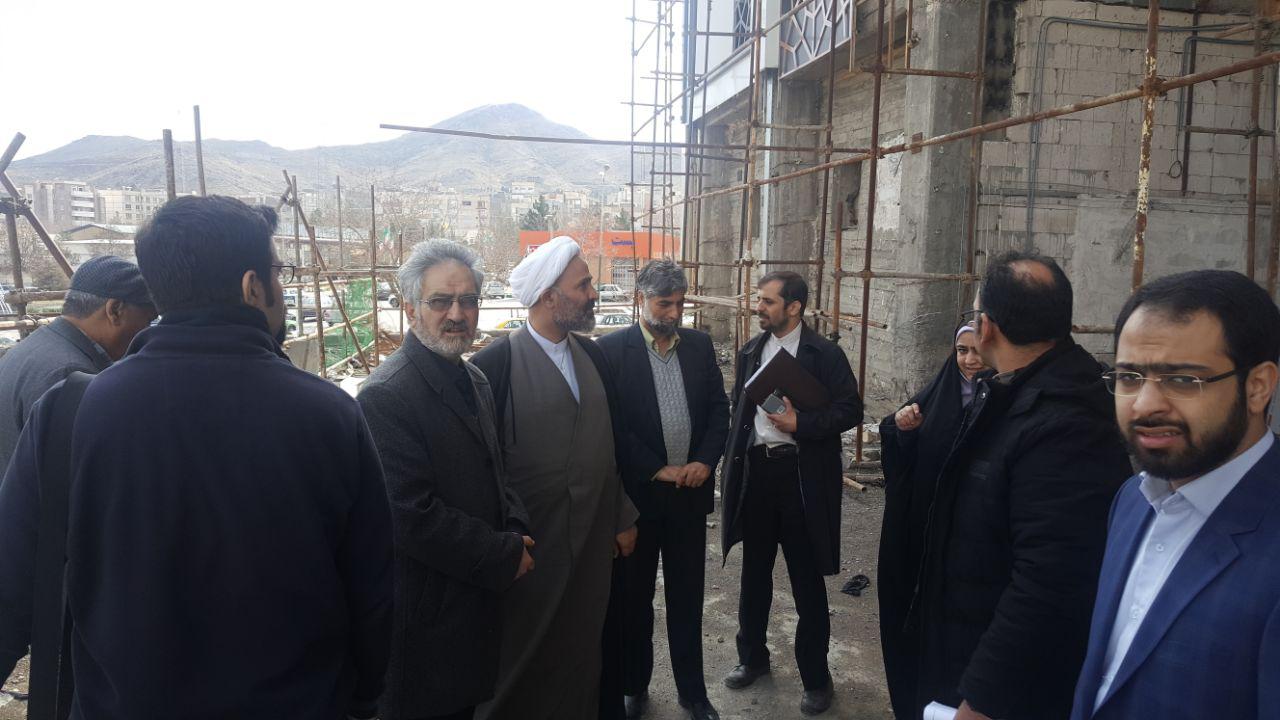 بازدید نائب رئیس کمیسیون فرهنگی مجلس شورای اسلامی از کتاب‌خانه مرکزی مشهد